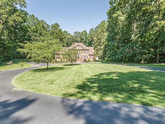 3rd image of 15536 Chesdin Landing Ct