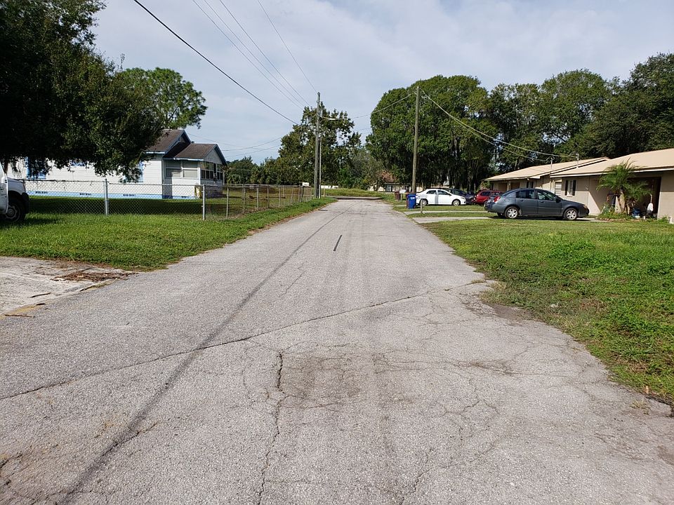2nd image of 403 NW 9th St