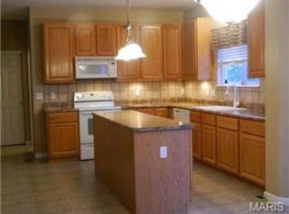 239 Charging Bear Dr, Wentzville, MO 63385