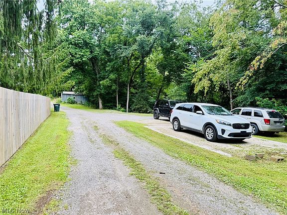 5th image of 137 Penfield Rd