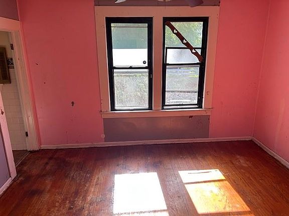 5th image of 3501 Sacramento St
