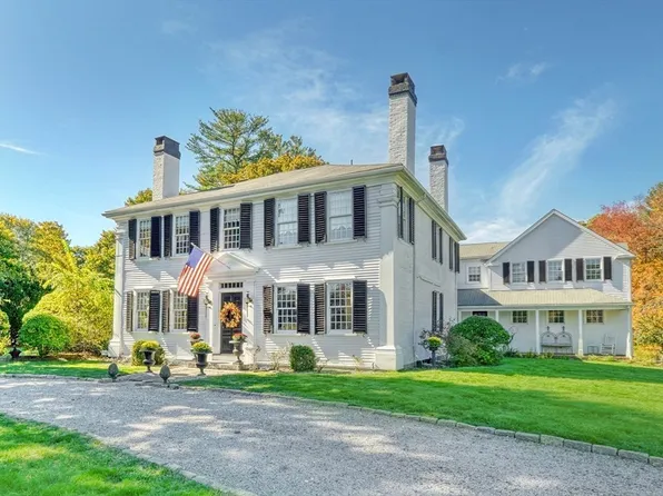 107 Westford Rd, Concord, MA 01742