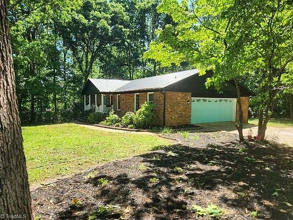 4th image of 681 Foxcroft Dr