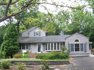 24 Crestwood Dr, Madison, NJ