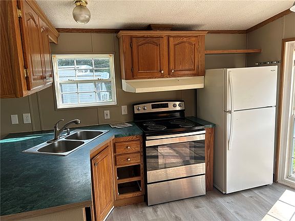 4th image of 10 Grubbs Rd #301