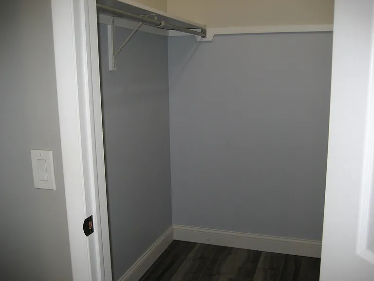 Scanlon Dr — Photo 17