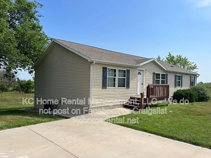 6 bed, 3.0 bath, $2,295 — Photo 2