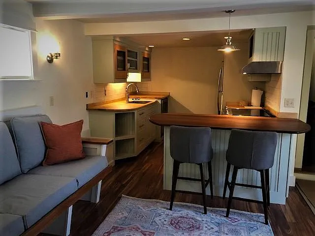 28 Blossom St #3 — Photo 7