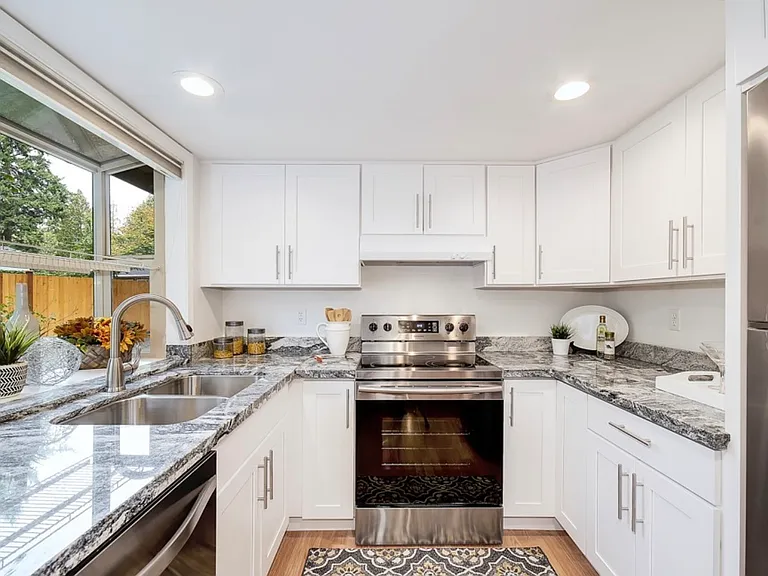 14219 SE Allen Rd — Photo 5