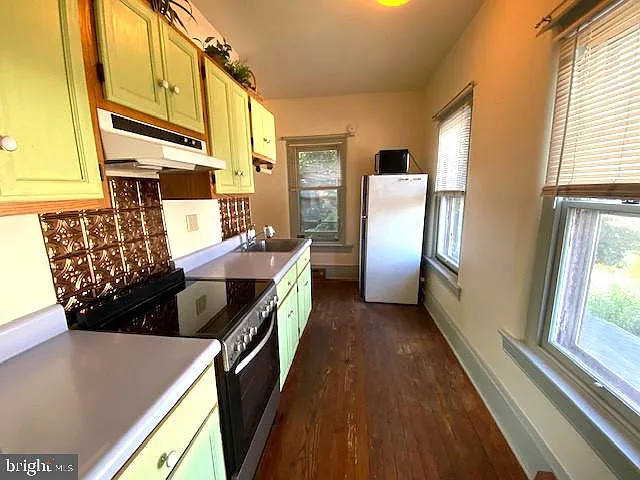 319 W Walnut St #C — Photo 2