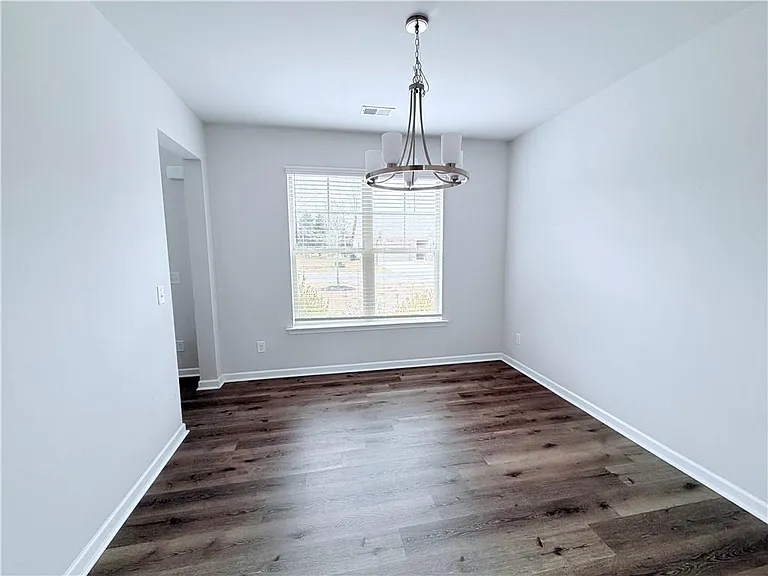 409 McGinnis Cir — Photo 14