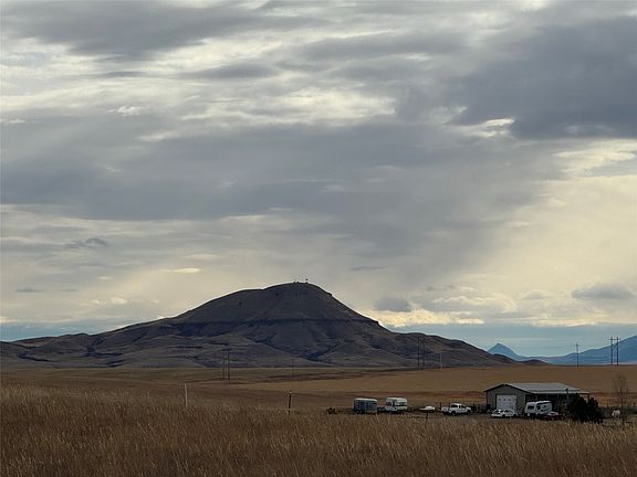 2nd image of 30 Red Coulee Rd