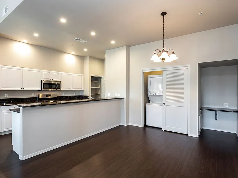 Harbor Pointe Apartments — Photo 1