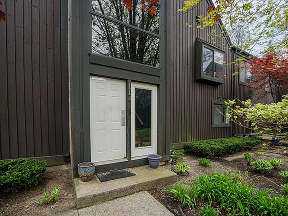 2nd image of 114 Lanark Ct APT C