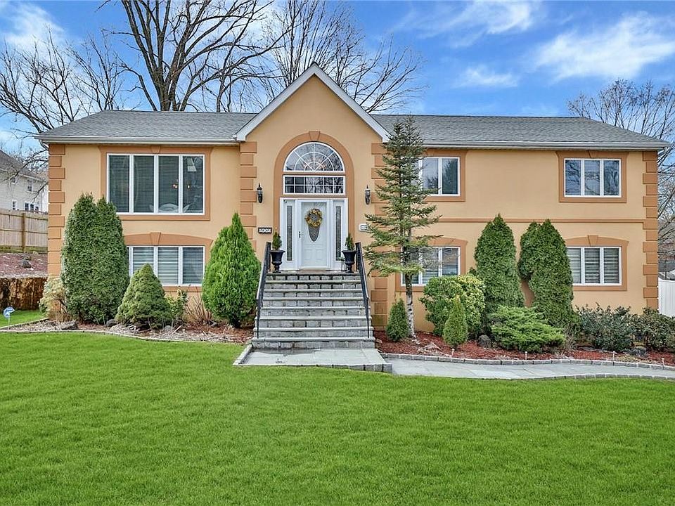 1st image of 62 Lincoln Place
