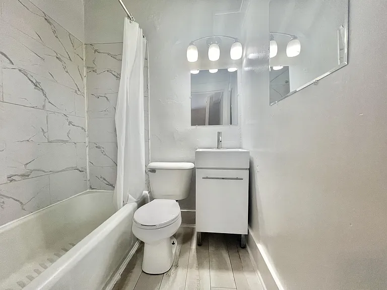 306 N Academy St #3 — Photo 3