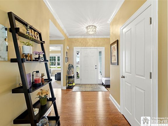 4th image of 489 Campbell Blvd