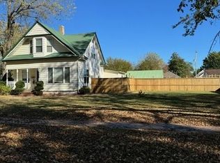 1812 N Locust St, Pittsburg, KS 66762