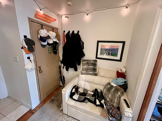 Rented by J Misrahi Realty Corp | media 4