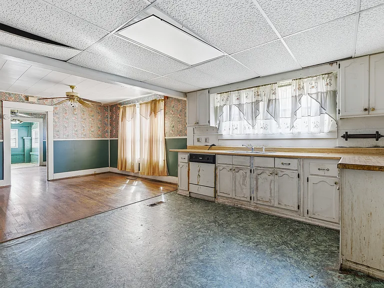 3332 Walnut Ave SW — Photo 6