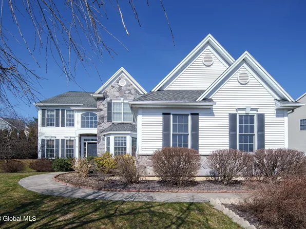 42 S Outlook Drive, Halfmoon, NY 12118