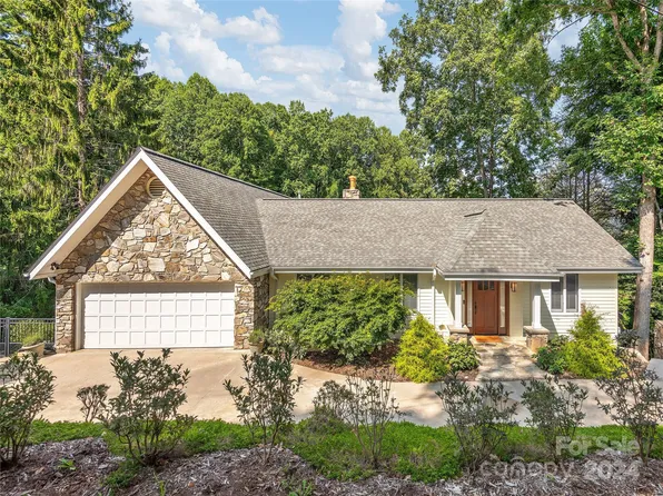 164 Breezemont Dr, Waynesville, NC 28786