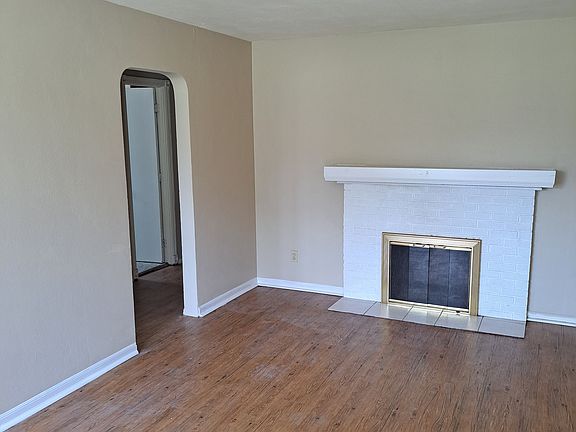 2nd image of 120 Tarragona Way