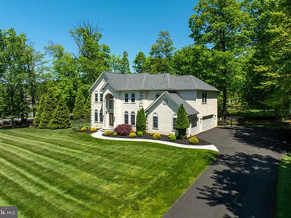 5th image of 3630 Marian Dr