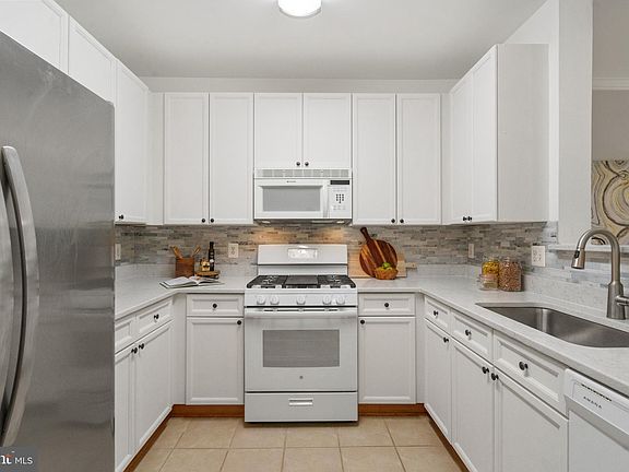 5th image of 2710 Bellforest Ct APT 310