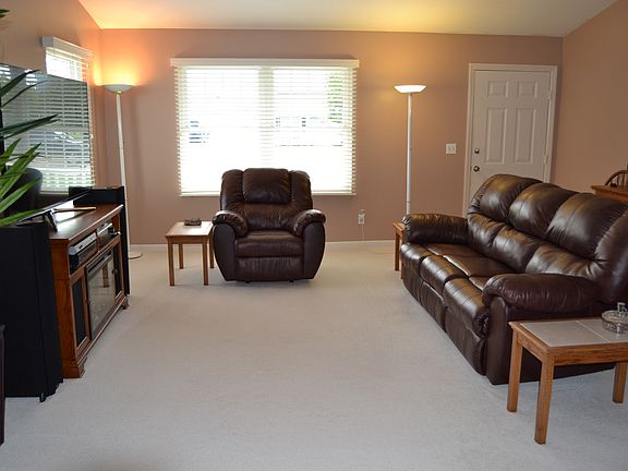 5th image of 6802 Farmingdale Ln #L24
