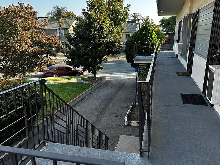 323 N Chevy Chase Dr #G — Photo 16