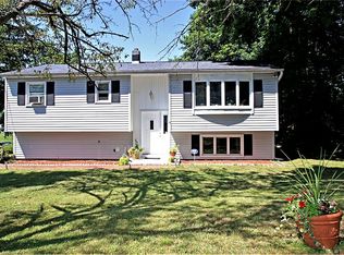 8 Grace St, Danbury, CT 06811