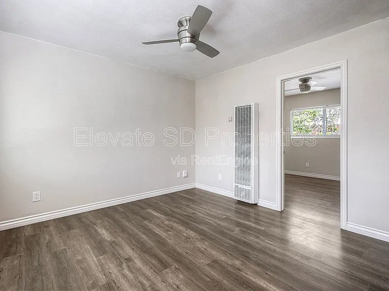 2727 1/2 G St — Photo 7