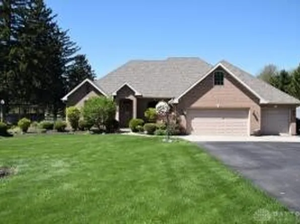 889 S Tecumseh Rd, Springfield, OH 45506