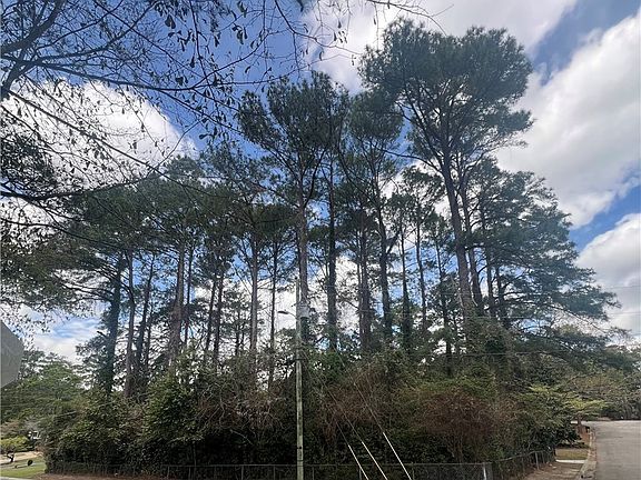 2nd image of 306 Woodcrest Rd