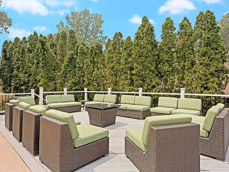Outdoor Lounge