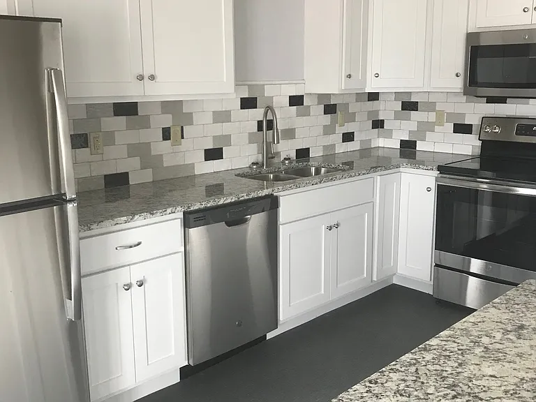 Apt 307