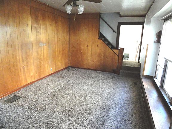 5th image of 891 Henry St