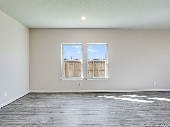 5th image of 11731 Mustang Grove