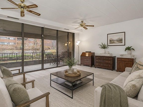 4th image of 614 Loveville Rd APT D1d