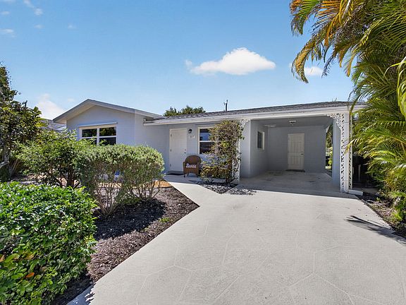 2nd image of 1817 N Ocean Breeze