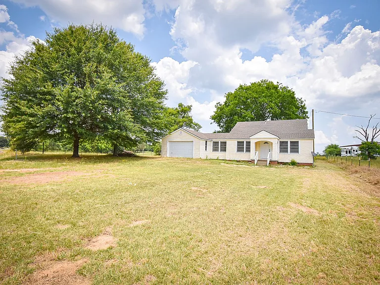 13292 State Highway 110 N — Photo 2