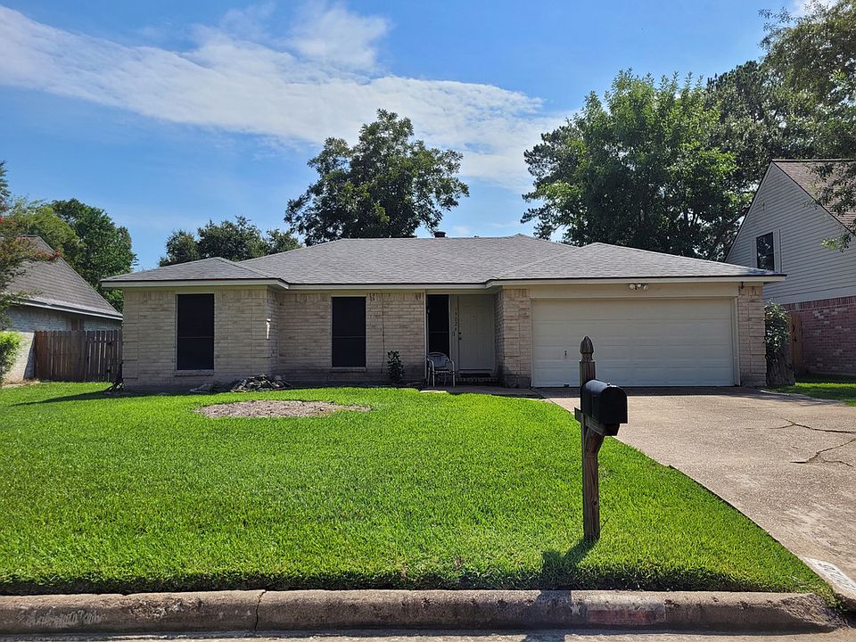 1st image of 19026 Sandia Pines Dr