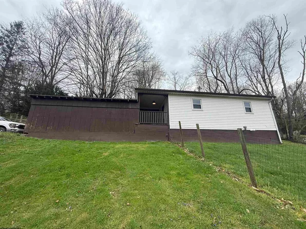 54 Brady Ln, Mount Clare, WV 26408