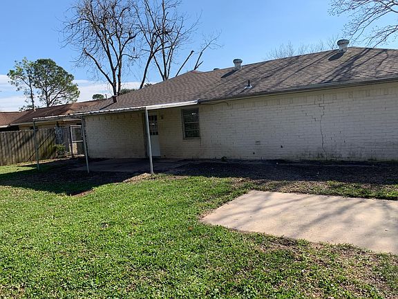4th image of 1301 Velma St