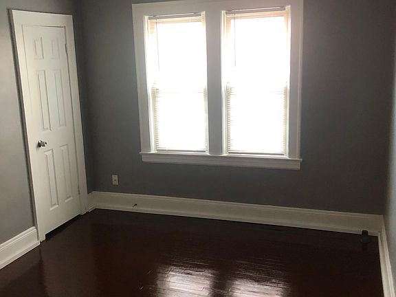 3rd image of 1245 W 110th St APT 204