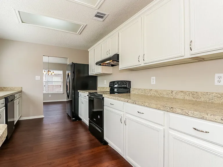 3156 Pine Valley Dr — Photo 6