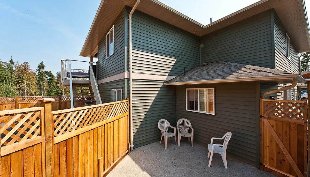 Building Photo - 415 Applewood Cres #B