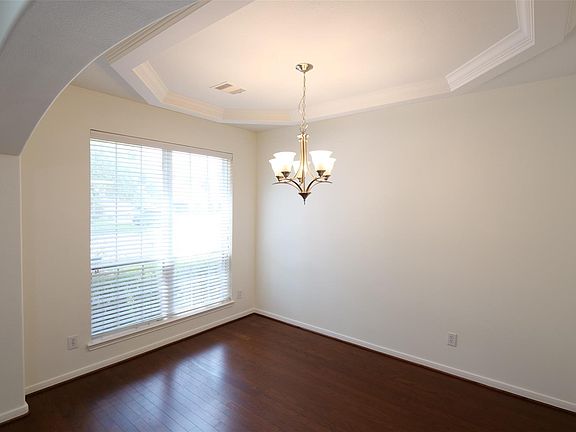 4th image of 6119 Lakenshire Falls Ln