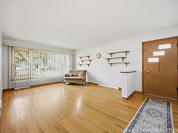 3rd image of 439 N Harvard Ave